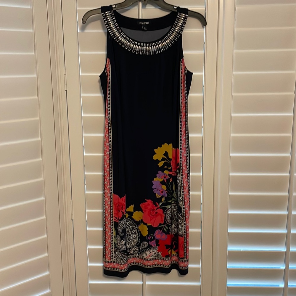 Roz&Ali Navy Blue sleeveless dress.  Like new.  Beautiful floral design
